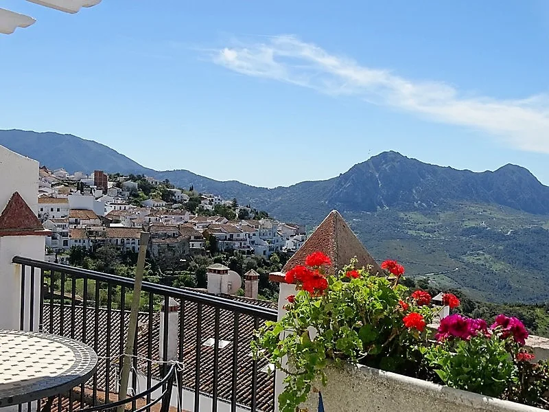 Gaucin Property