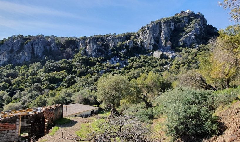 country property for sale Gaucin behind castle