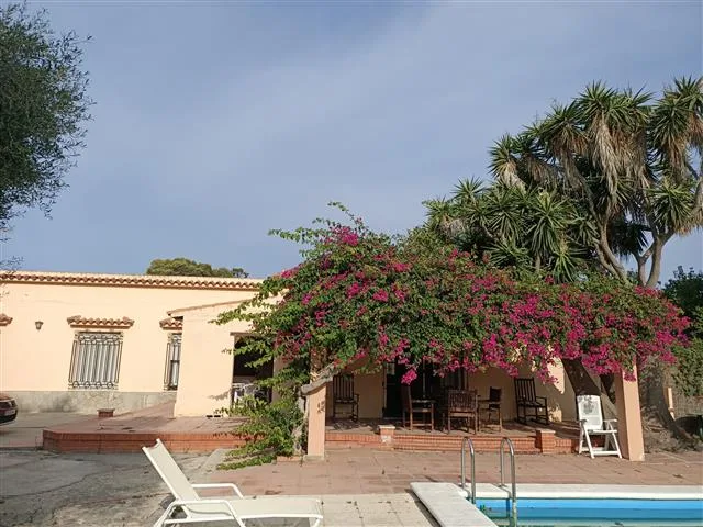 caños de meca villa for sale