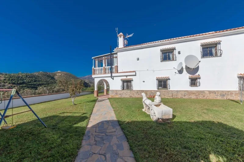 Hotel for sale Atalaya